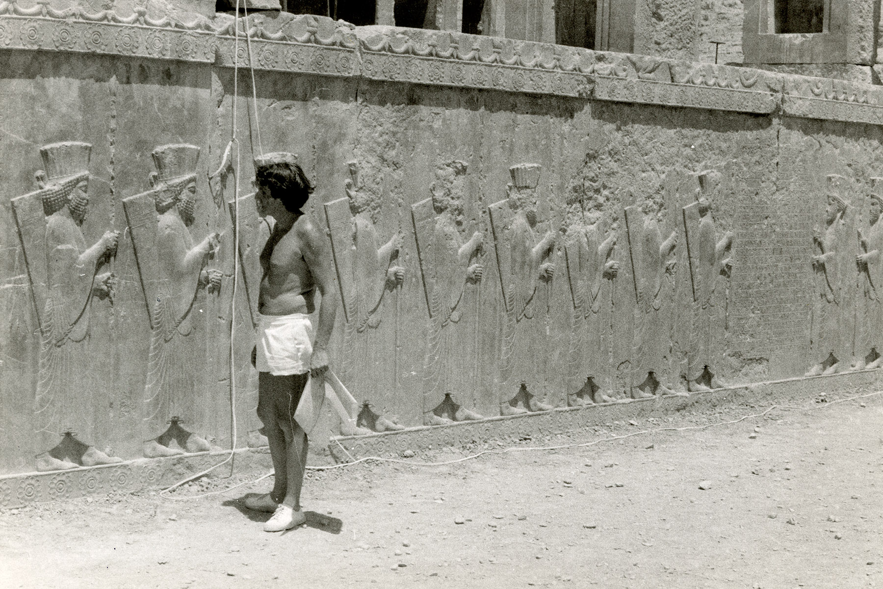 Iannis Xenakis in Persepolis, 1971 (Mali Letrange, Coll. Famille IX DR)